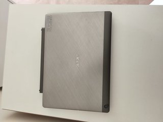 Mini portátil Acer Plata con pantalla táctil