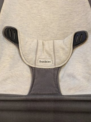 Gandulita bebé BabyBjorn gris