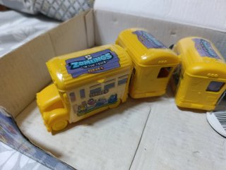 Zomlings Serie 4 Autobuses de Juguete