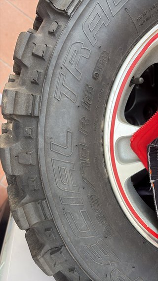 Ruedas+llantas originales Mitsubishi MonteroDiDv60