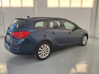 Opel Astra 2011