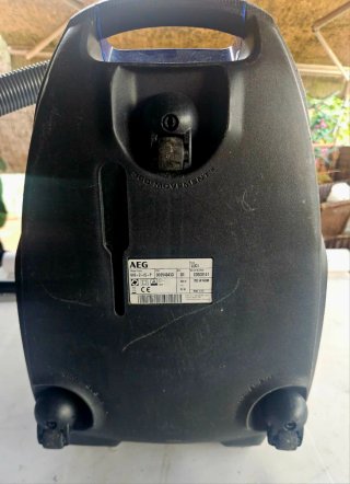 Aspiradora con bolsa AEG VX6 X force