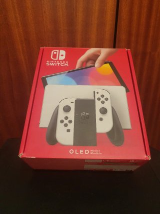 Nintendo Switch OLED.