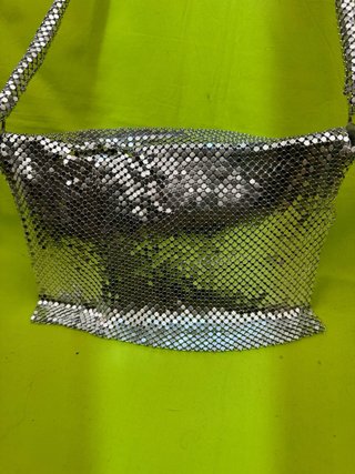 Pochette in alluminio effetto rete