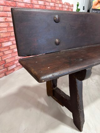 Banco de madera rústico antiguo