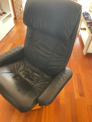 Sillón de cuero negro giratorio más asiento vintag