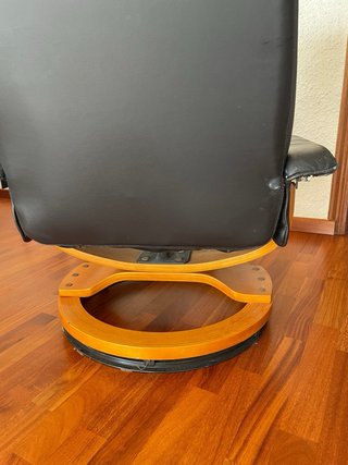 Sillón de cuero negro giratorio más asiento vintag