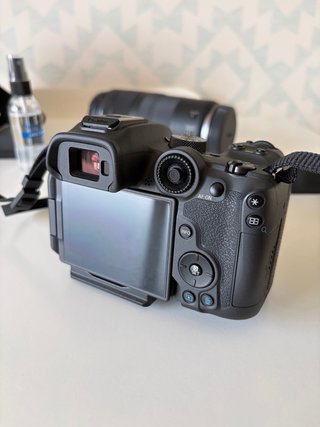 Canon EOS R7 + Lentes + Batería Extra
