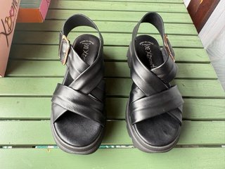 Sandalias negras mujer