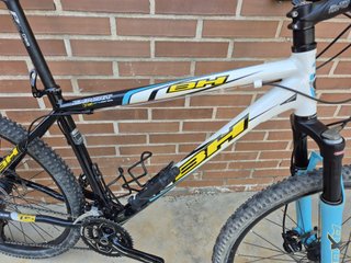 Bicicleta Montaña BH Suspensión Delantera