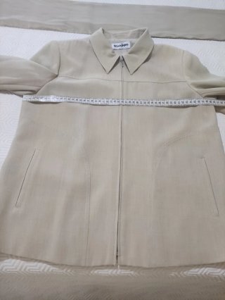 Chaqueta tipo cazadora beige