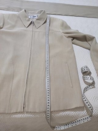 Chaqueta tipo cazadora beige