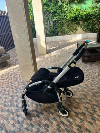 Bugaboo Bee negro con capazo y silla. Buen estado