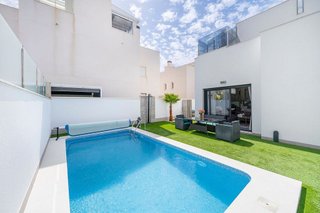 Chalet en venta en Nueva Torrevieja - Aguas Nuevas en Torrevieja