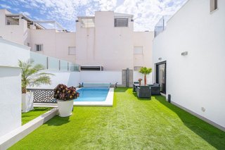 Chalet en venta en Nueva Torrevieja - Aguas Nuevas en Torrevieja