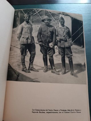 Antiguo libro 1956, Diario de una Bandera.