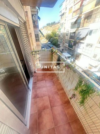 Piso en venta en Colonia Requena en Alicante