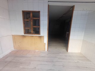 Local comercial en alquiler en Numancia en Madrid