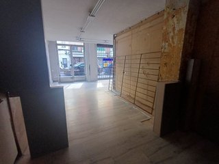 Local comercial en alquiler en Numancia en Madrid
