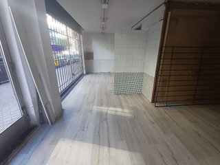 Local comercial en alquiler en Numancia en Madrid