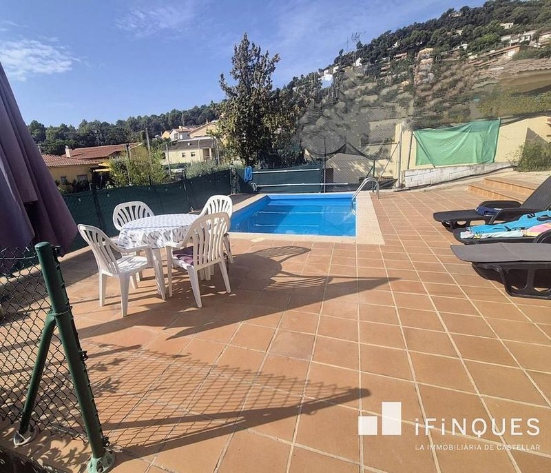 Chalet en venta en Urbanitzacions en Bigues i Riells display picture 1