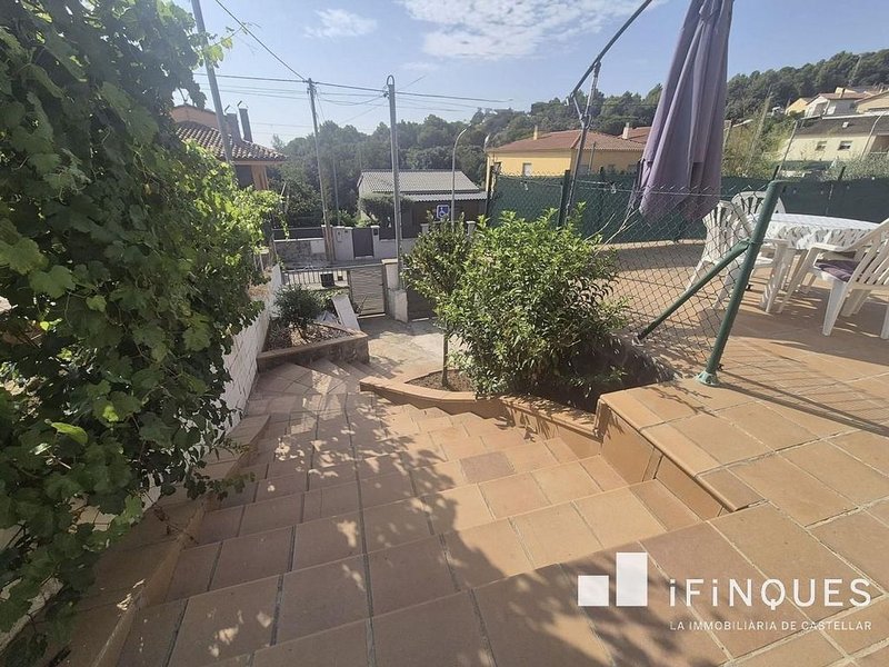 Chalet en venta en Urbanitzacions en Bigues i Riells display picture 1