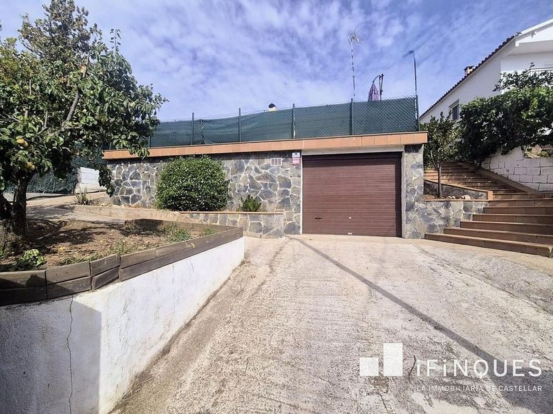 Chalet en venta en Urbanitzacions en Bigues i Riells display picture 1