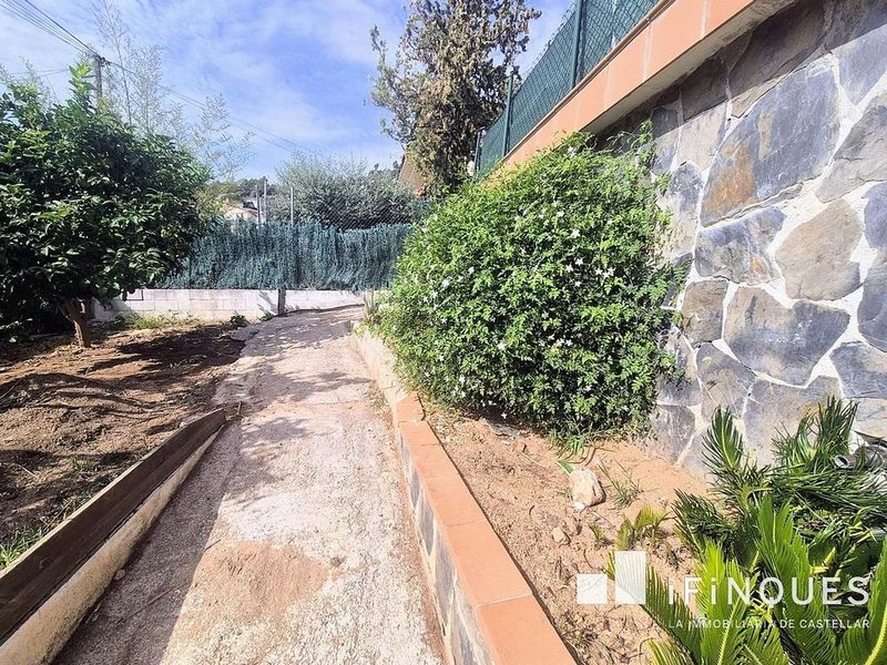Chalet en venta en Urbanitzacions en Bigues i Riells display picture 1