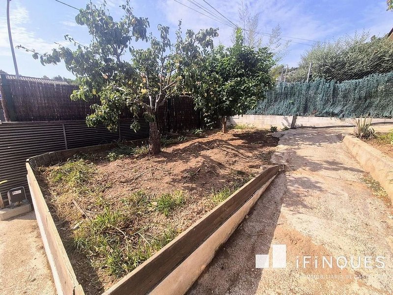 Chalet en venta en Urbanitzacions en Bigues i Riells display picture 1