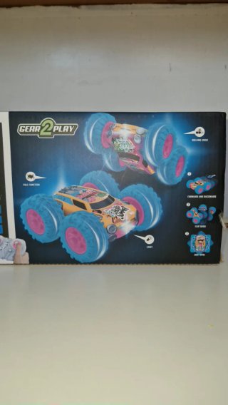 Coche teledirigido de acrobacias