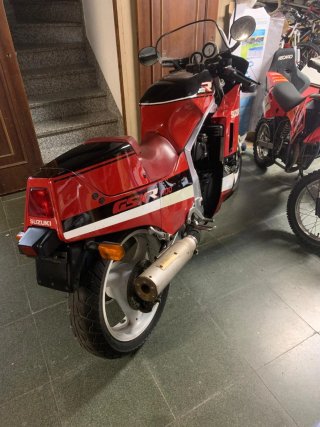 Suzuki GSXR1100 1988 16.000 kms slabside