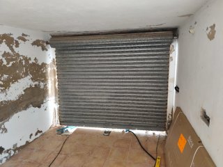 Puerta Enrollable Garaje Galvanizada 2,42 x 2 m