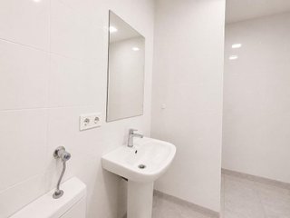 Local comercial en alquiler en La Malva-rosa en Valencia