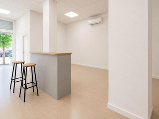 Local comercial en alquiler en La Malva-rosa en Valencia