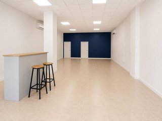 Local comercial en alquiler en La Malva-rosa en Valencia