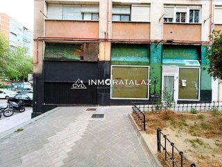 Local comercial en alquiler en Peñagrande en Madrid