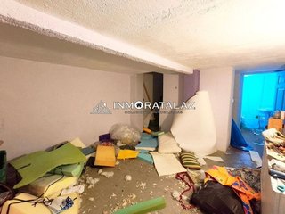 Local comercial en alquiler en Peñagrande en Madrid