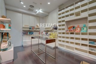 Local comercial en alquiler en Centro en San Sebastián-Donostia