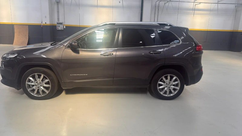 Jeep Cherokee 2015, foto 2