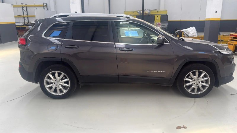 Jeep Cherokee 2015, foto 6