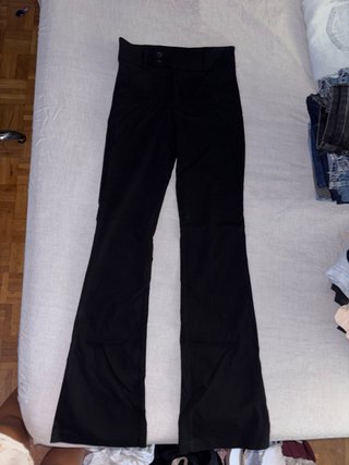 Pantalón de traje acampanado tiro medio