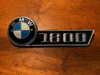 Insignia BMW 1800 Clásico