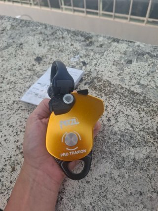 Vendo Petzl PRO TRAXION original, sin usar.