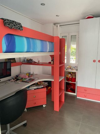 Habitación juvenil con armario
