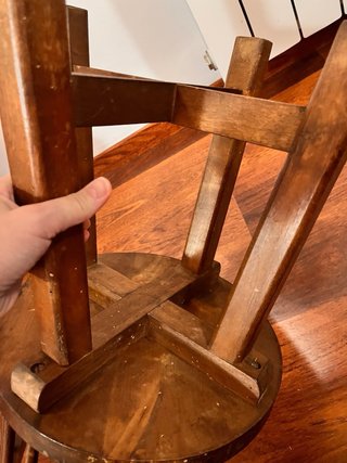 Silla de madera rústica