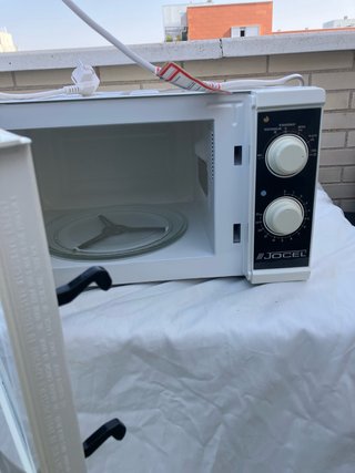 Microondas Jocel Blanco