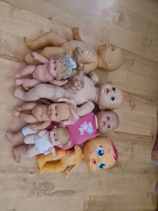Lote de muñecos variados