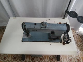 Máquina de coser industrial Alfa 157 300