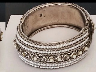 Bracciale rigido perline oro e bianche