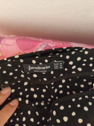 Falda short con topos